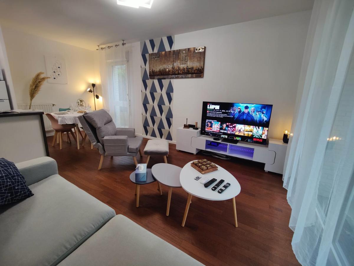 Quietstay 20' Paris, Connected Home Avec Terrasse Massy  Kültér fotó